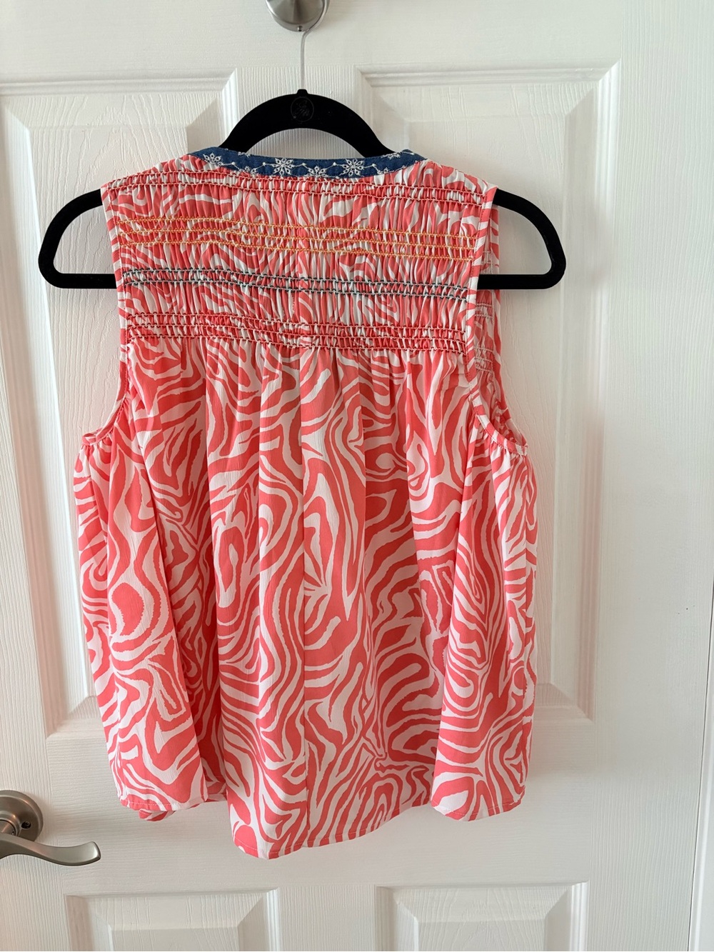 THML Coral and White Zebra-Print Sleeveless Top with Navy Trim. Size Small. - Picture 3 of 6